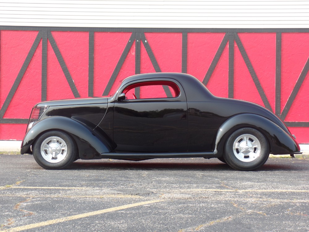 1937 Ford Hot Rod